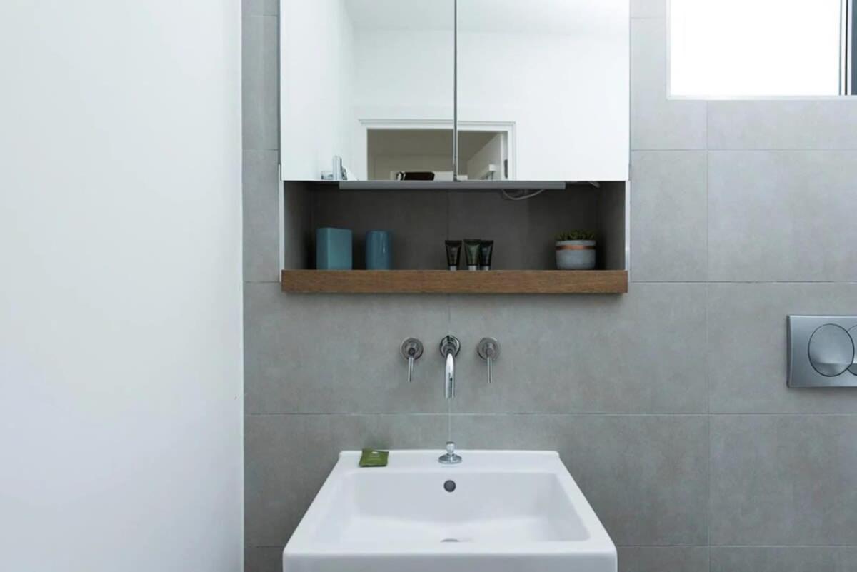 Modern 2 Bed Apartment W Balcony In London Exterior foto