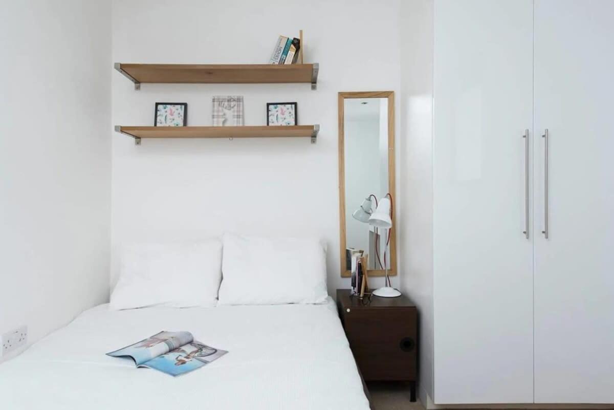 Modern 2 Bed Apartment W Balcony In London Exterior foto