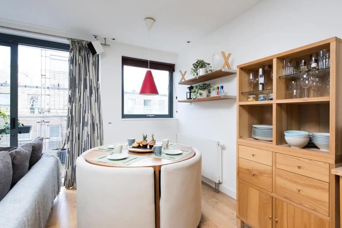 Modern 2 Bed Apartment W Balcony In London Exterior foto