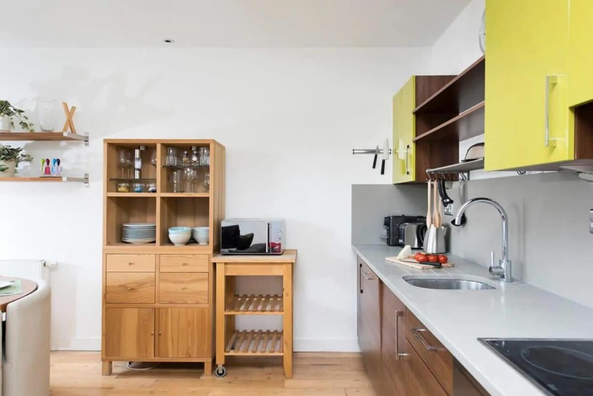 Modern 2 Bed Apartment W Balcony In London Exterior foto